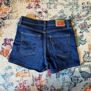 Levi’s Denim Shorts size 28 medium wash